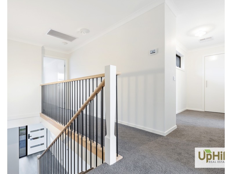 18 Theatre Circuit, Clyde North VIC 3978