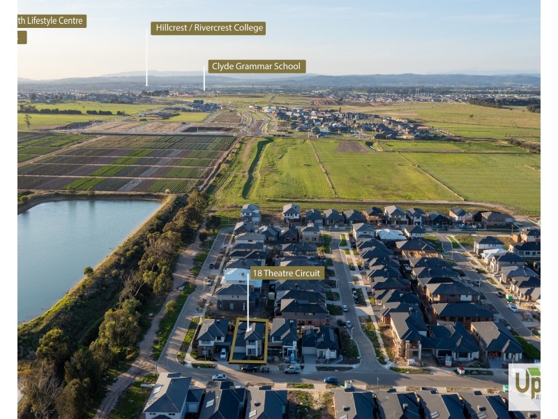 18 Theatre Circuit, Clyde North VIC 3978