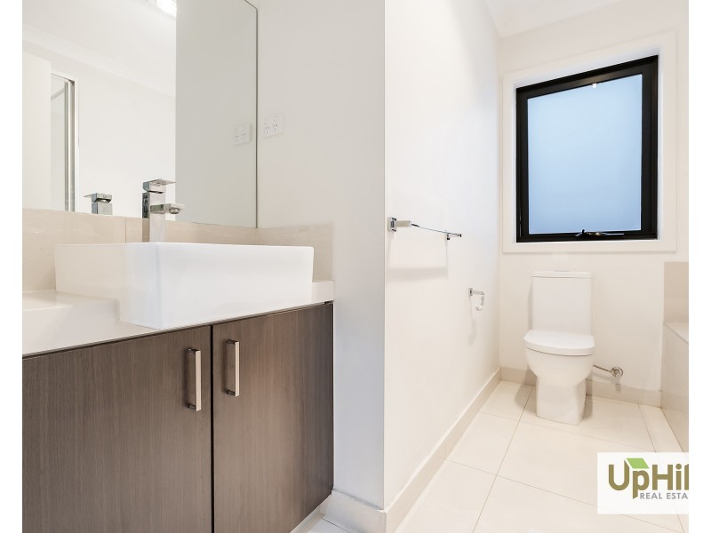 5 Barrier Parade, Clyde North VIC 3978