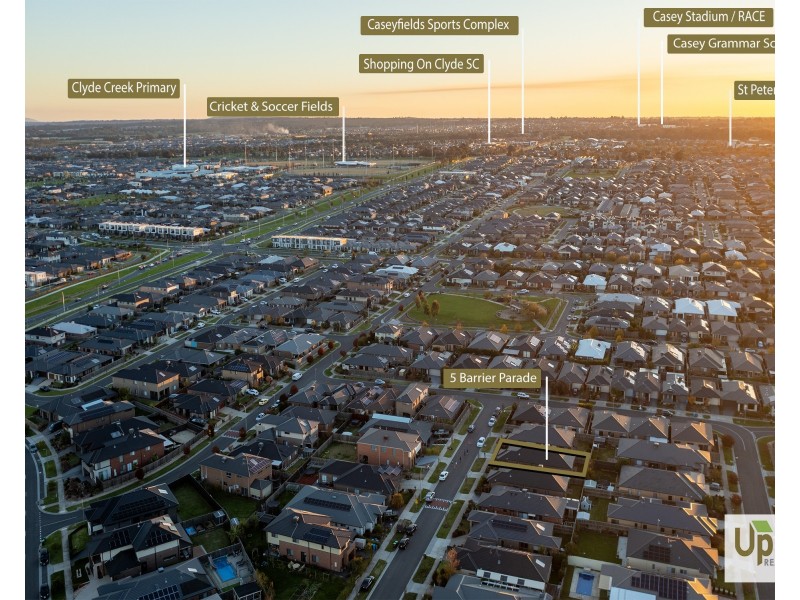 5 Barrier Parade, Clyde North VIC 3978