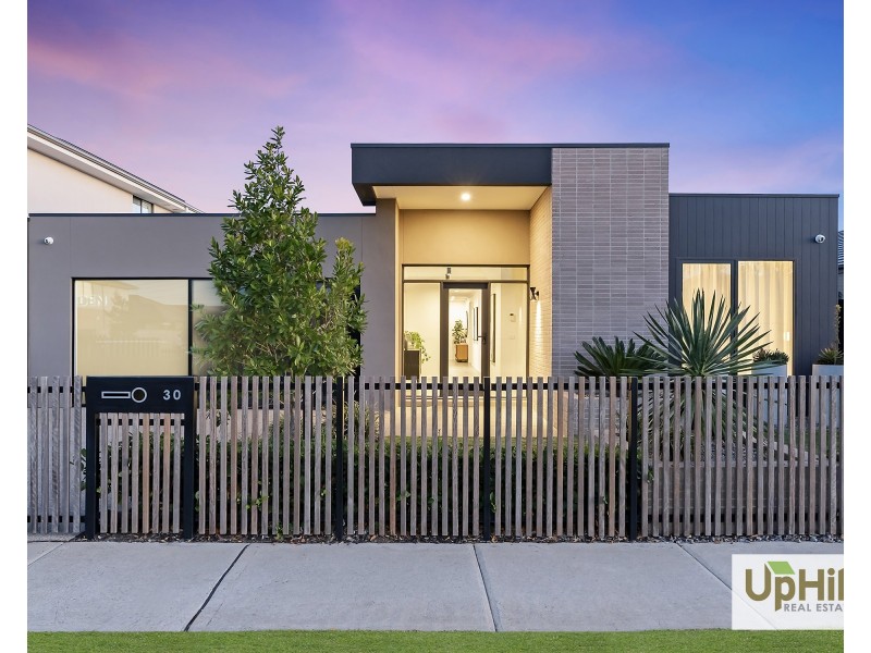 30 Grazing Way, Clyde North VIC 3978