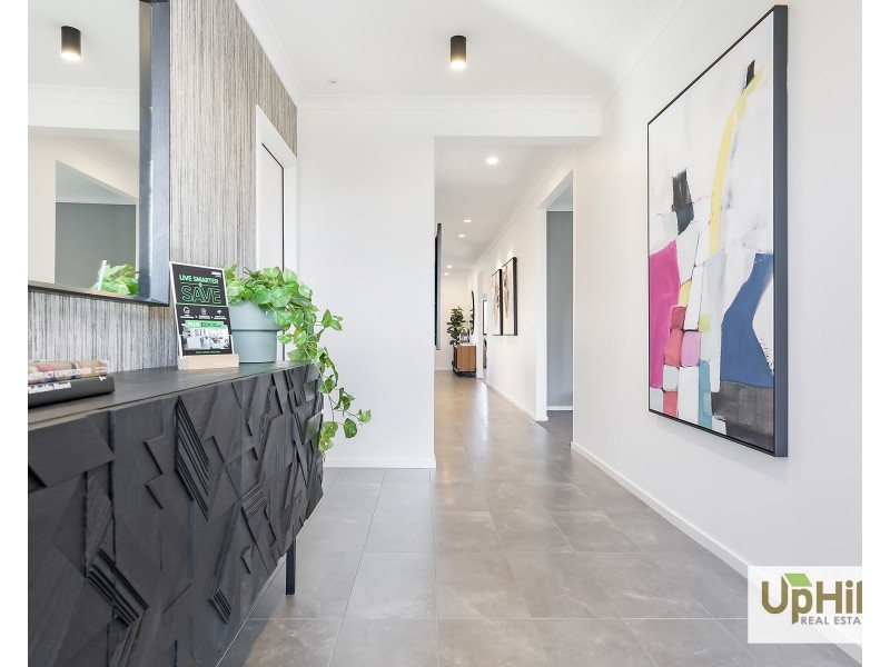 30 Grazing Way, Clyde North VIC 3978