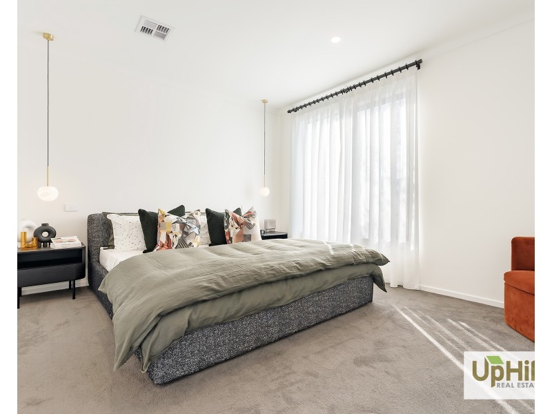 30 Grazing Way, Clyde North VIC 3978