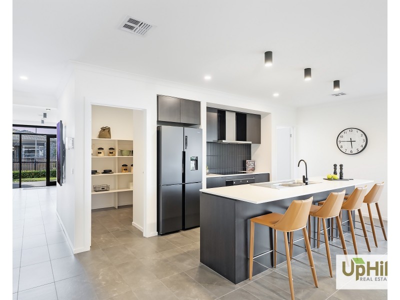 30 Grazing Way, Clyde North VIC 3978