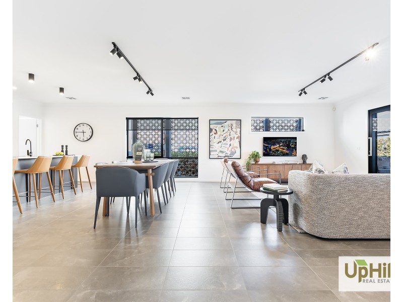 30 Grazing Way, Clyde North VIC 3978