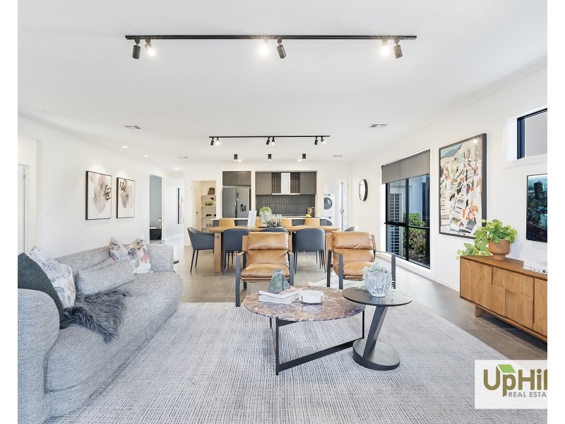 30 Grazing Way, Clyde North VIC 3978