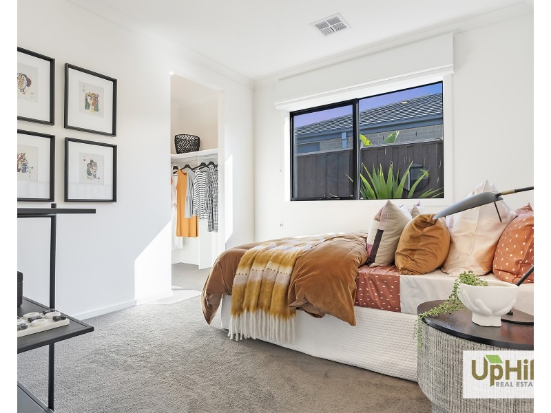 30 Grazing Way, Clyde North VIC 3978