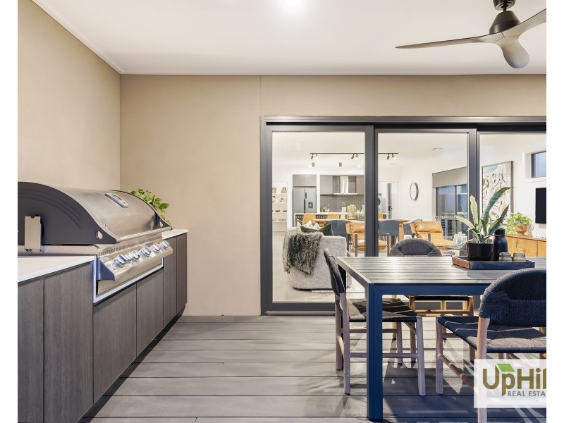 30 Grazing Way, Clyde North VIC 3978