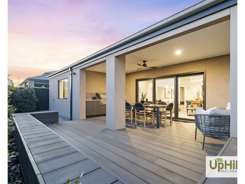 30 Grazing Way, Clyde North VIC 3978