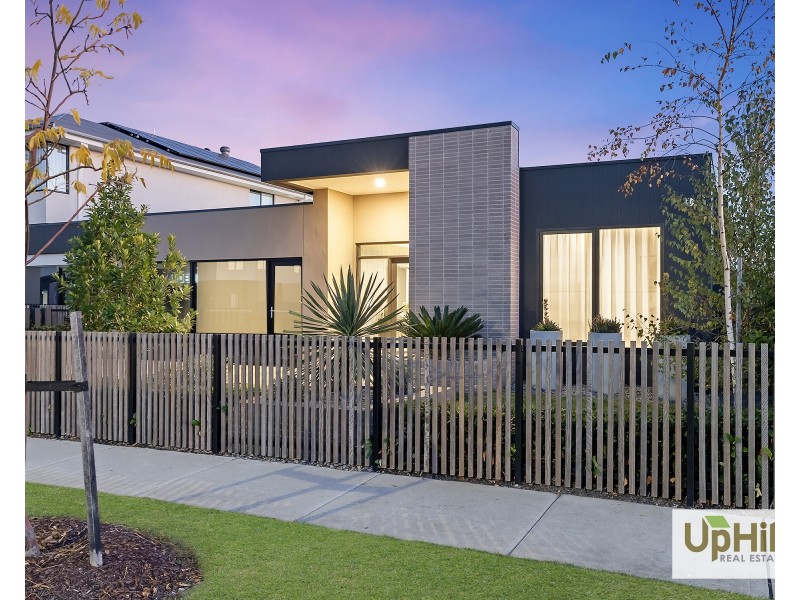 30 Grazing Way, Clyde North VIC 3978