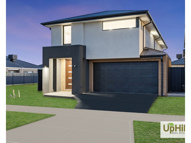 5 Clelland Way, Clyde North VIC 3978