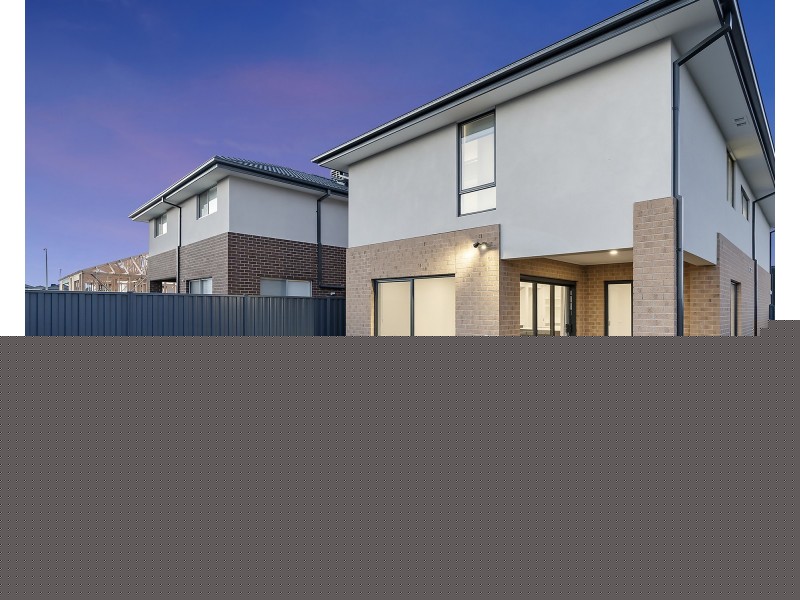 5 Clelland Way, Clyde North VIC 3978