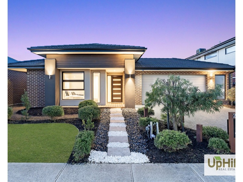 245 Heather Grove, Clyde North VIC 3978