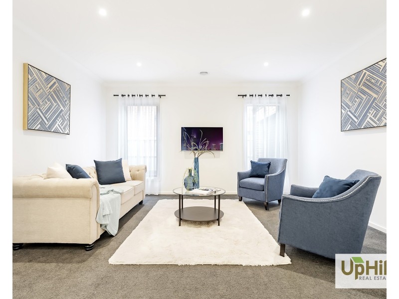 245 Heather Grove, Clyde North VIC 3978