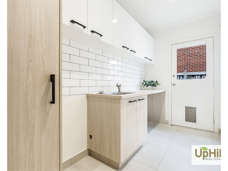 245 Heather Grove, Clyde North VIC 3978