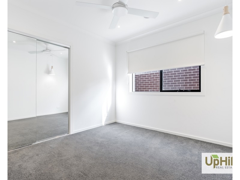 245 Heather Grove, Clyde North VIC 3978