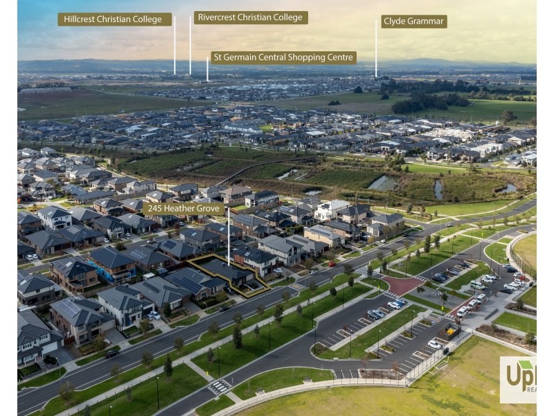 245 Heather Grove, Clyde North VIC 3978