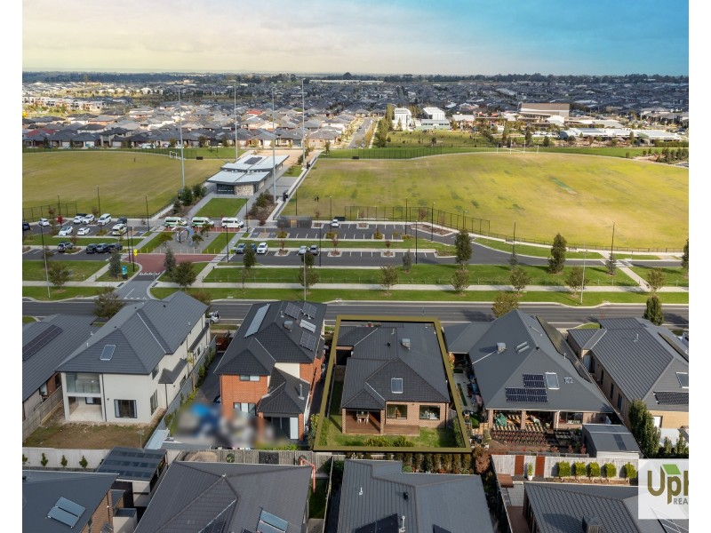 245 Heather Grove, Clyde North VIC 3978