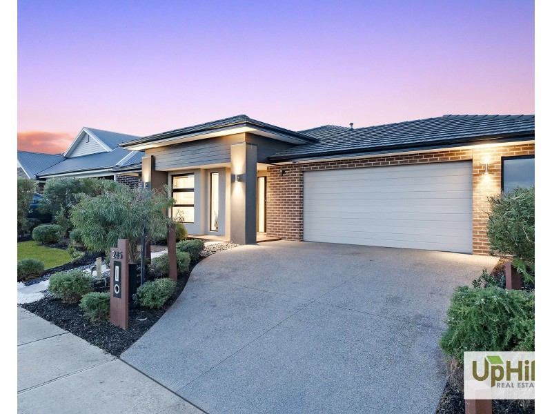 245 Heather Grove, Clyde North VIC 3978
