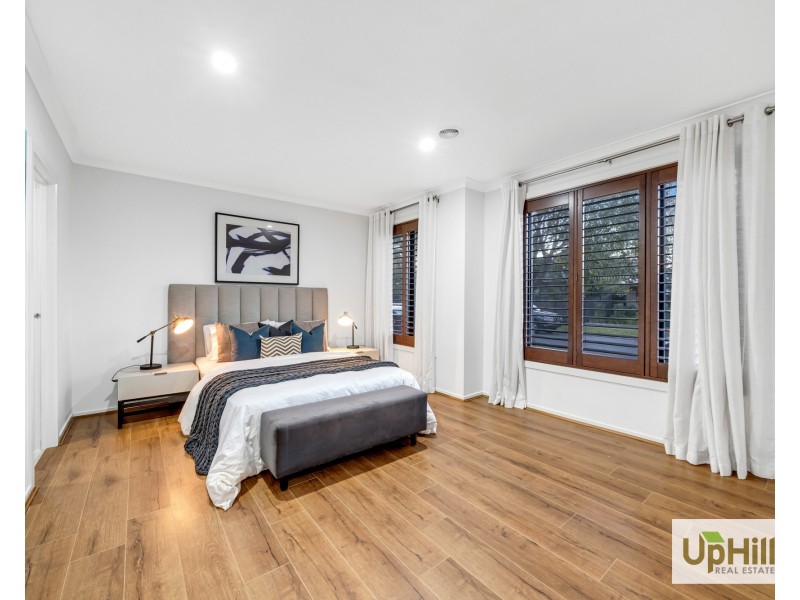 5 Fazeley Close, Clyde North VIC 3978