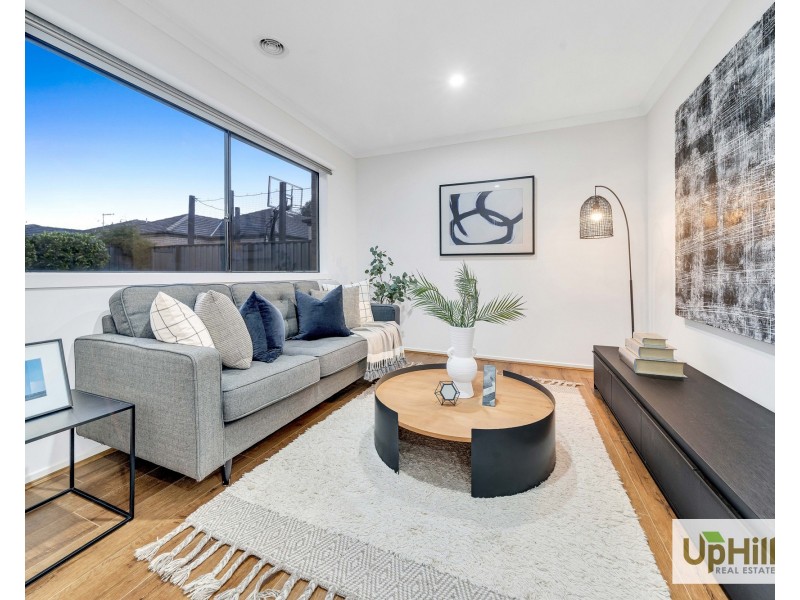 5 Fazeley Close, Clyde North VIC 3978