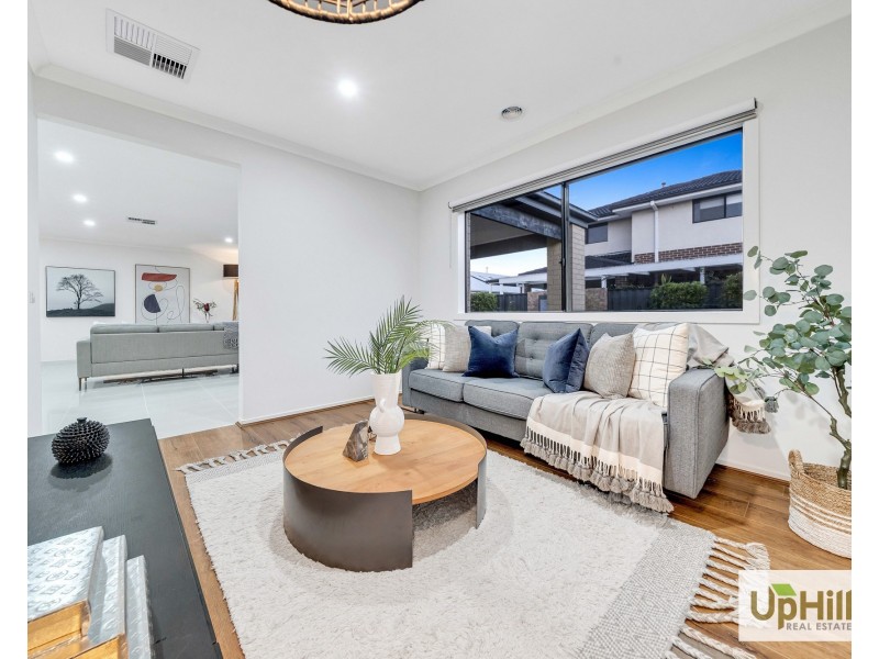 5 Fazeley Close, Clyde North VIC 3978