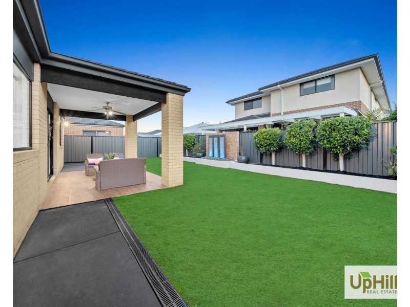 5 Fazeley Close, Clyde North VIC 3978