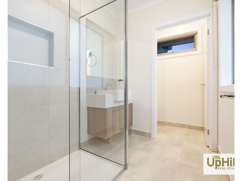 9 Leghorn Way, Clyde North VIC 3978