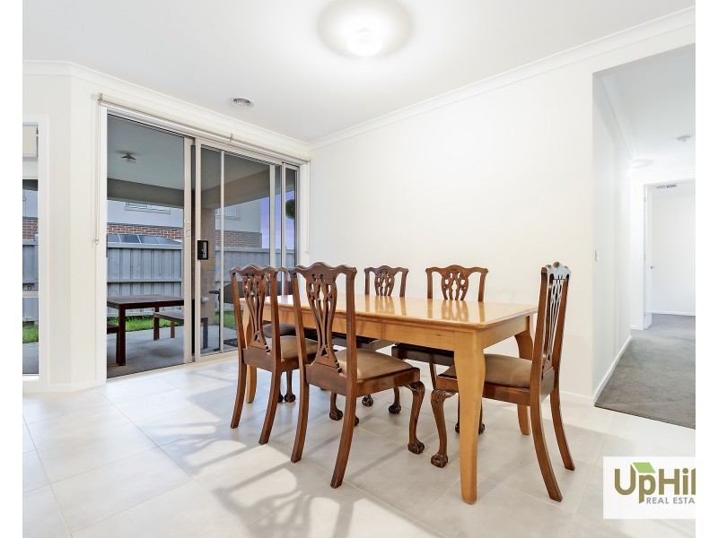 9 Leghorn Way, Clyde North VIC 3978