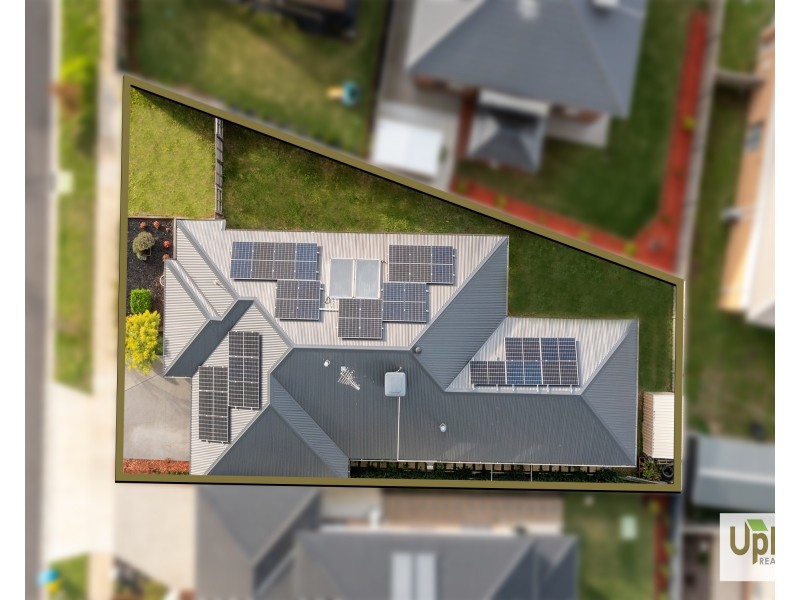 9 Leghorn Way, Clyde North VIC 3978