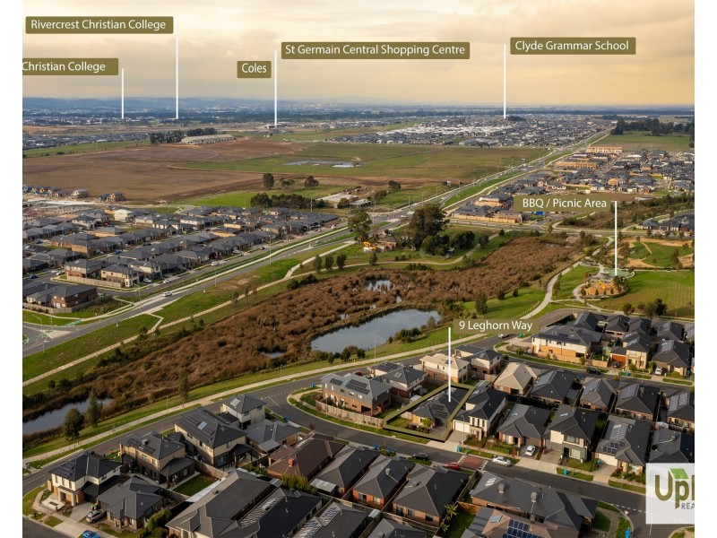 9 Leghorn Way, Clyde North VIC 3978