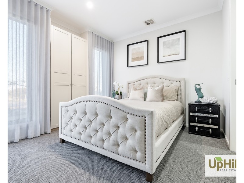 64 Ceduna Road, Clyde North VIC 3978