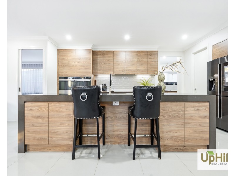 64 Ceduna Road, Clyde North VIC 3978