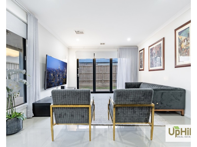 64 Ceduna Road, Clyde North VIC 3978