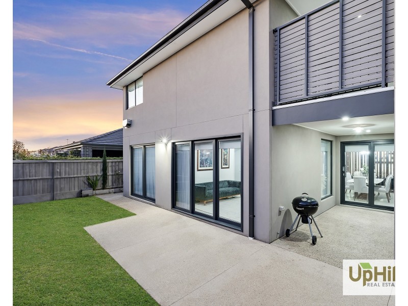 64 Ceduna Road, Clyde North VIC 3978