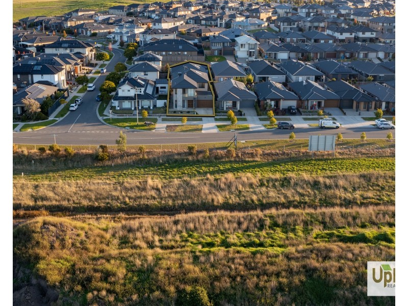 64 Ceduna Road, Clyde North VIC 3978