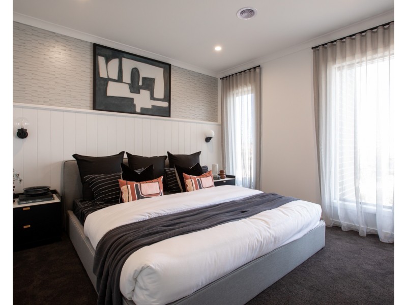 8 Baxter Street, Clyde North VIC 3978