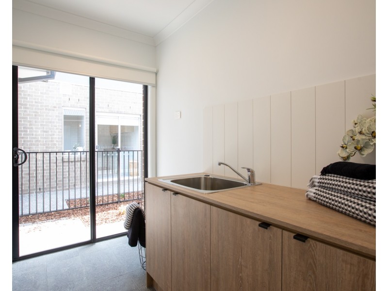 8 Baxter Street, Clyde North VIC 3978