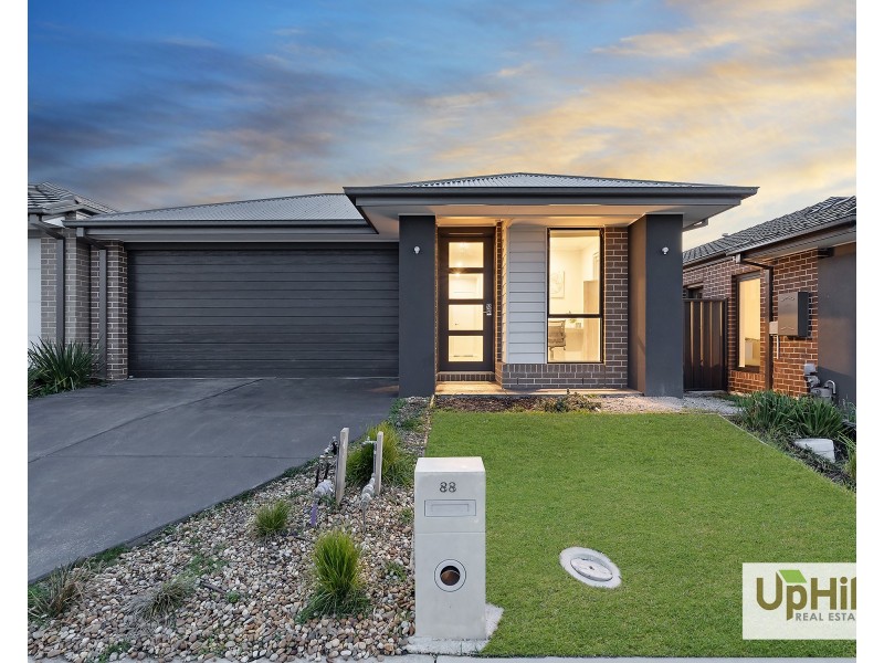 88 Yaralla Circuit, Clyde VIC 3978