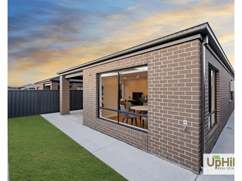 88 Yaralla Circuit, Clyde VIC 3978