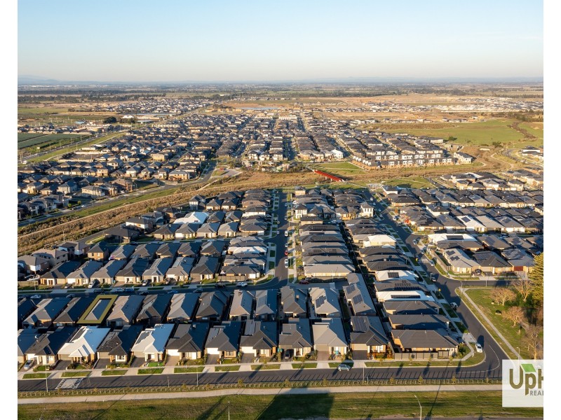 88 Yaralla Circuit, Clyde VIC 3978