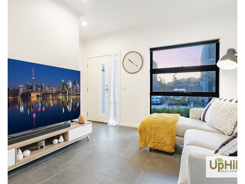 7 Randwick Lane, Clyde North VIC 3978