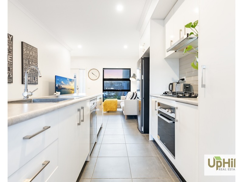 7 Randwick Lane, Clyde North VIC 3978