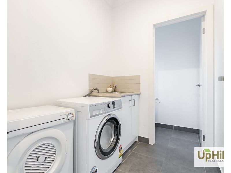 7 Randwick Lane, Clyde North VIC 3978