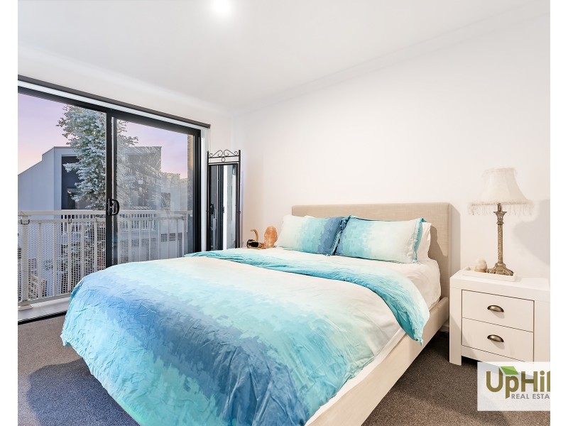 7 Randwick Lane, Clyde North VIC 3978