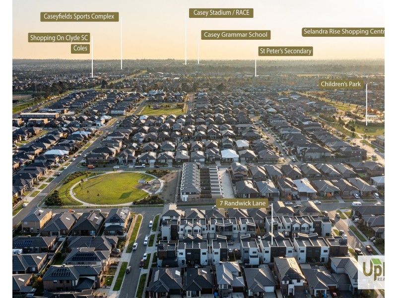 7 Randwick Lane, Clyde North VIC 3978