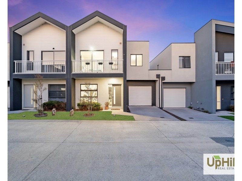 7 Randwick Lane, Clyde North VIC 3978