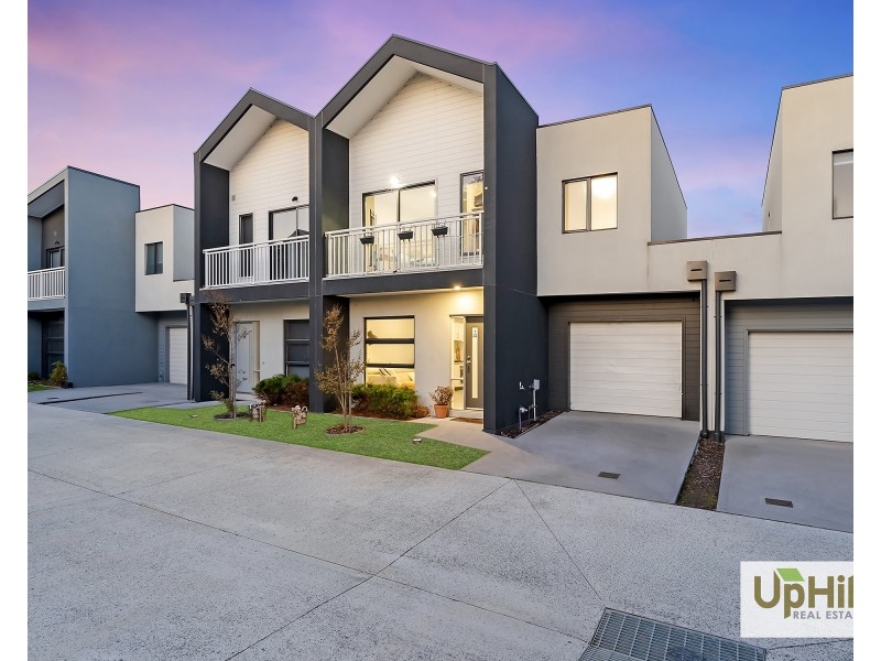 7 Randwick Lane, Clyde North VIC 3978