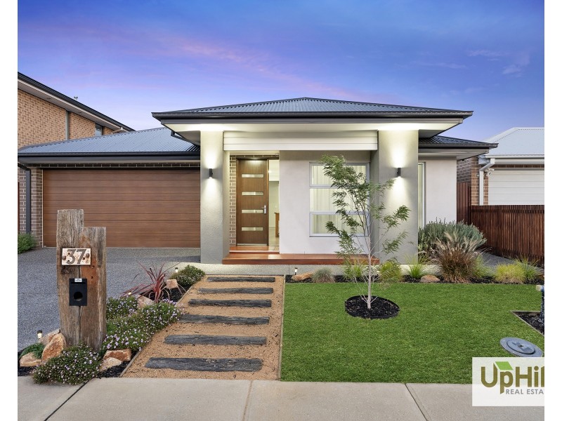 37 Meyer Crescent, Clyde North VIC 3978
