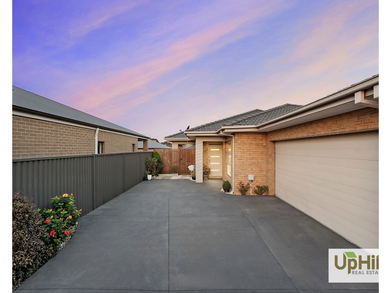 34A Genevieve Circuit, Cranbourne East VIC 3977